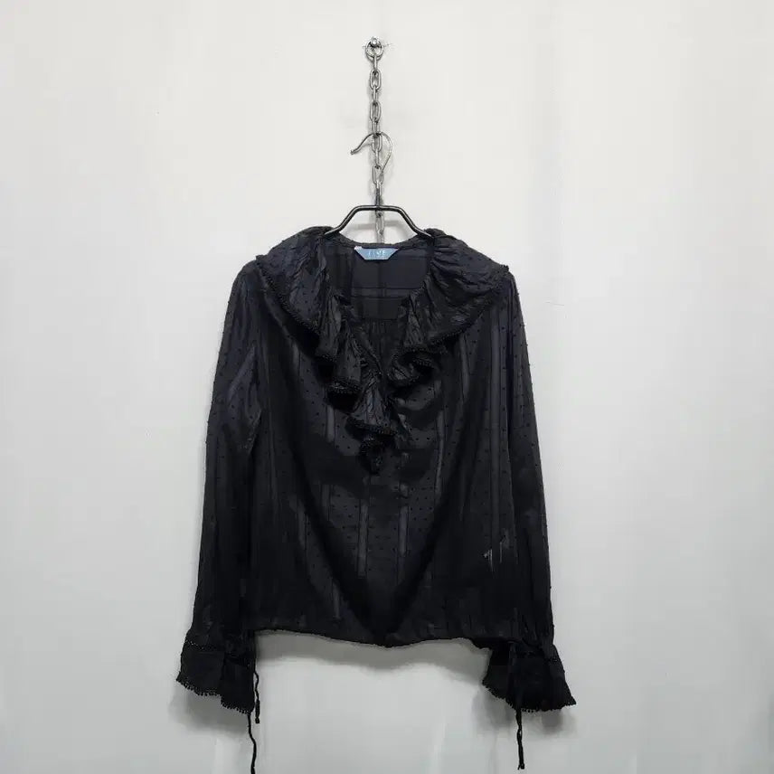 [BUNJANG] TIME Black Frill Blouse / 타임 TIME 블랙 프릴 블라우스 21년도제품