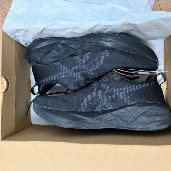 [BUNJANG] Asics NovaBlast 5 2E Running Shoes 27.5cm / 아식스 노바블라스트5 2e 275