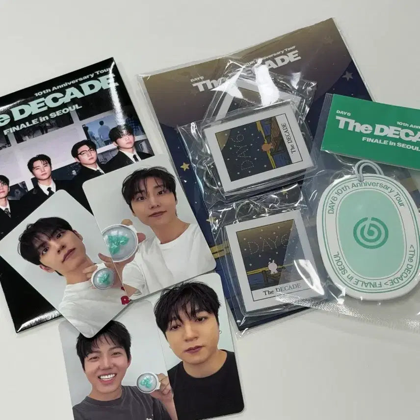 [BUNJANG] DAY6 Decade Encore Concert Day 1 Entry Photocard & Gift Bundle Set / 데이식스 데케이드 앙콘 첫콘 입장포카 입장기프트 일괄