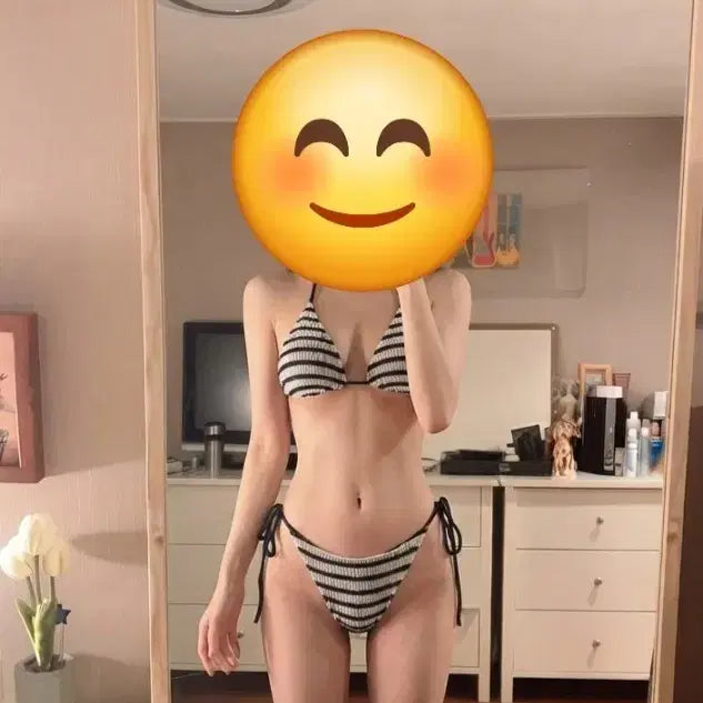 [BUNJANG] Striped Bikini Swimsuit / 줄무늬 비키니 수영복