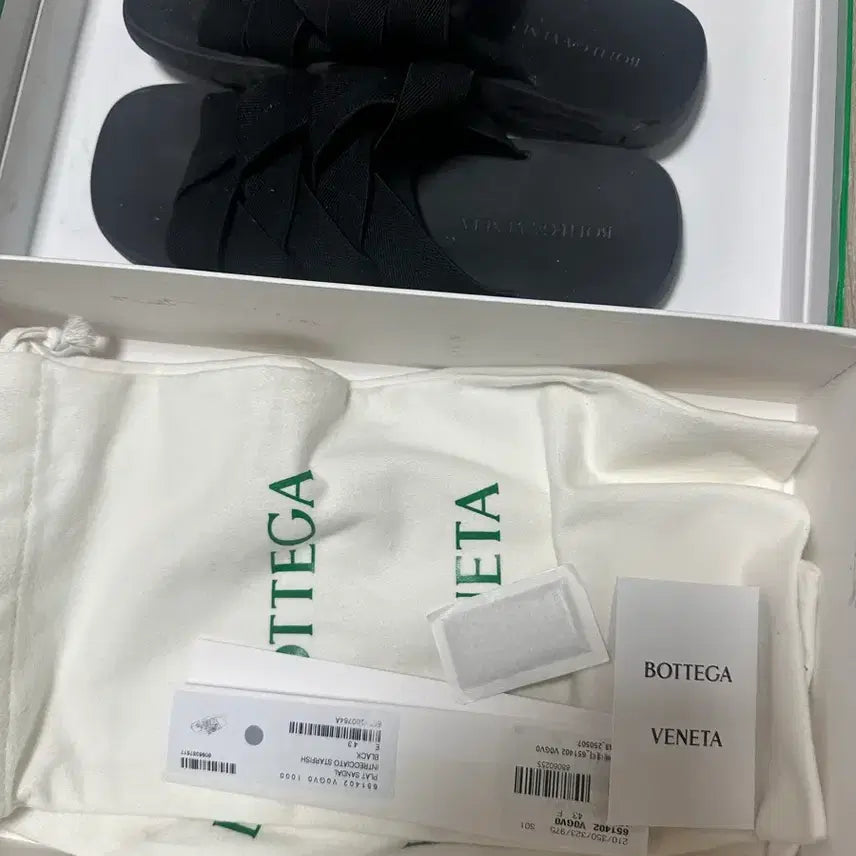 [BUNJANG] Bottega Veneta Black Flat Mule Shoes (Size 43) / 보테가베네타 플랫 뮬 블랙 43사이드 판매합니다!