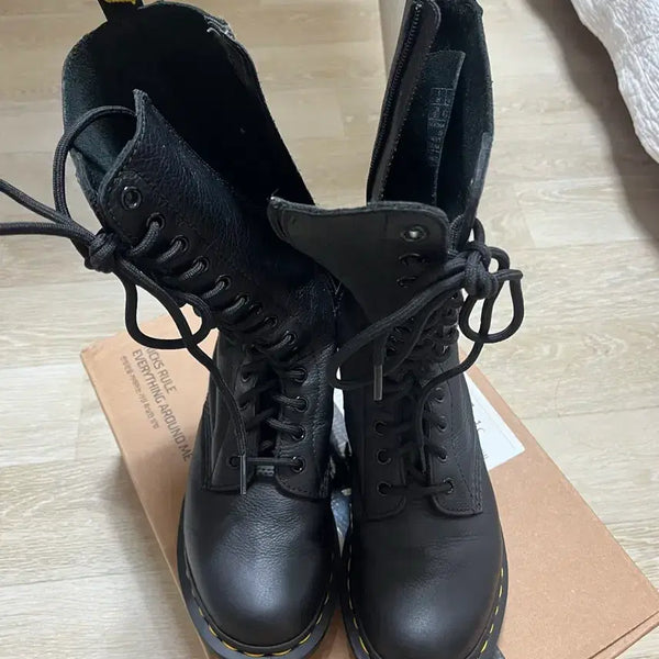 [BUNJANG] Dr. Martens 1B99 14-Eyelet Boots / 닥터마틴 1b99 14홀 (240)