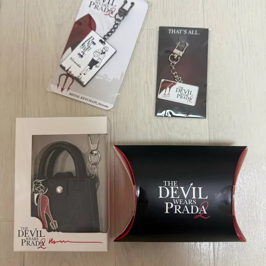 [BUNJANG] The Devil Wears Prada 2 Movie Title and Bag Keychain Set / 악마는 프라다를 입는다2 무비타이틀 및 가방키링 등