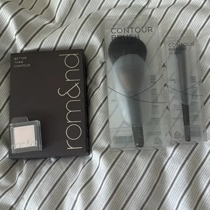 [BUNJANG] Rom&nd 02 Gray Cool Shading & Bronzer Brush / 롬앤 02 그레이 쿨 쉐딩,브러쉬,웜 볼류머 판매 배포