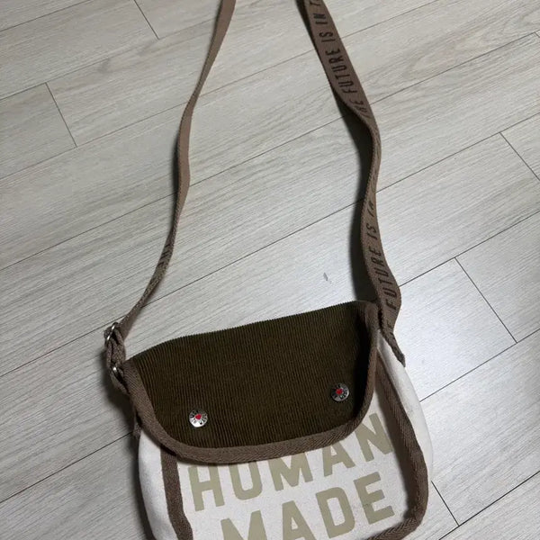 [BUNJANG] Human Made Crossbody Bag Ivory Brown / 휴먼메이드 크로스백 아이보리 브라운