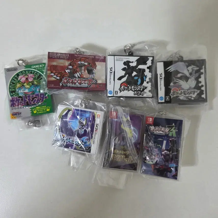 [BUNJANG] Pokemon 30th Anniversary Cartridge Package Keyring Set (Green, Ruby, Black, White, Moon, Scarlet) / 포켓몬스터 30주년 카트리지 패키지 키링 그린 루비 블랙 화이트 문 스칼렛 레전자za