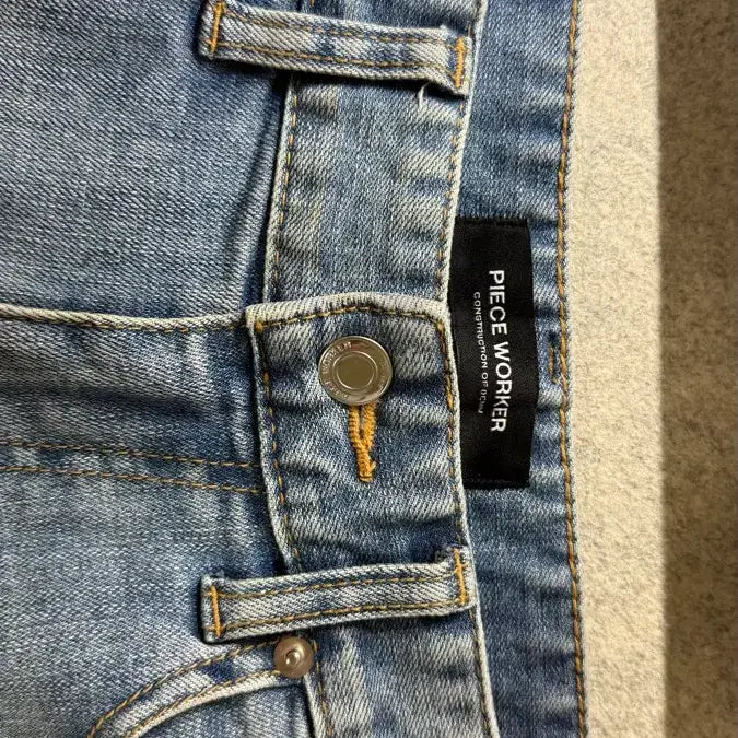 [BUNJANG] Peace Maker Light Wash Denim Jeans (Size 29) / 피스워커 청바지 연청(29인치)