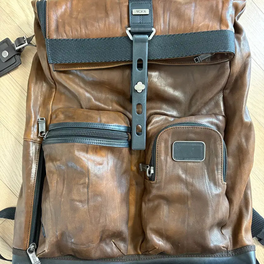 [BUNJANG] Tumi Luke Rolltop Backpack Natural Leather / 투미 tumi 루크롤탑 천연가죽