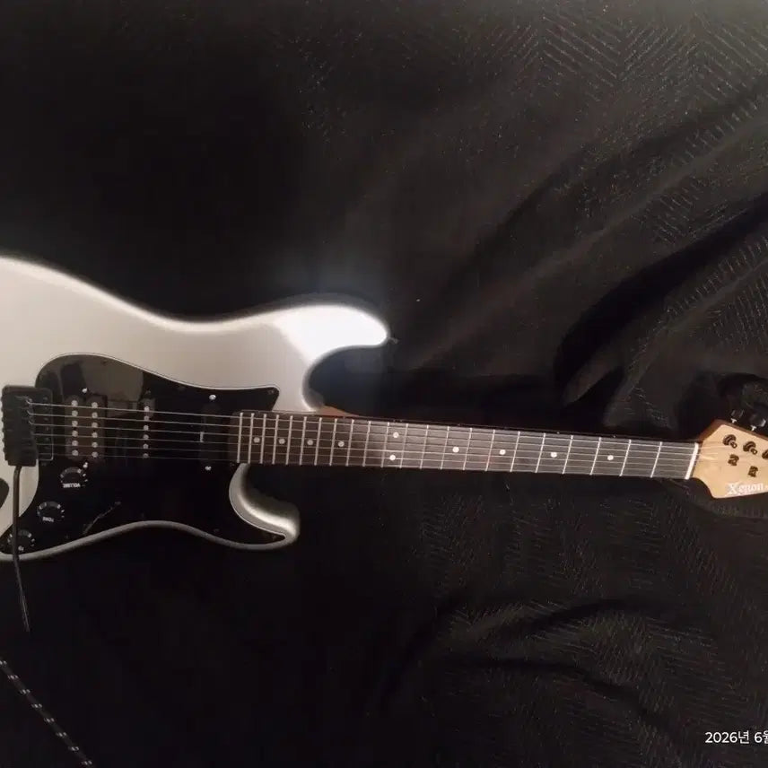 [BUNJANG] Xenon GP-7 Swing Smash Electric Guitar / 입문용 연습용 기타 Xenon gp-7 스윙스매쉬