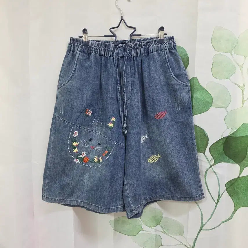 [BUNJANG] Embroidered Banding Blue Denim Shorts / 자수 밴딩 청반바지