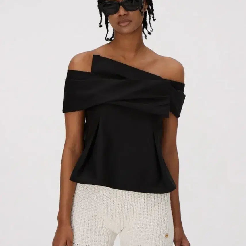 [BUNJANG] Recto Black Off-Shoulder Top / Recto 렉토 오프 숄더 탑