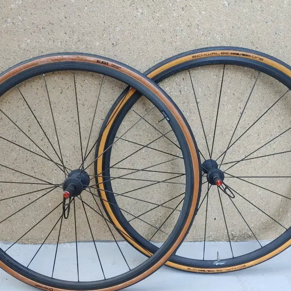 [BUNJANG] DT Swiss PR1400 DICUT Tubeless Ready Rim Brake Wheelset (21mm) / 최상급 알루휠셋) A급 디티스위스 pr1400 DICUT 튜블리스레디 림브휠셋  21미리+전용패드 팝니다. (65만원)