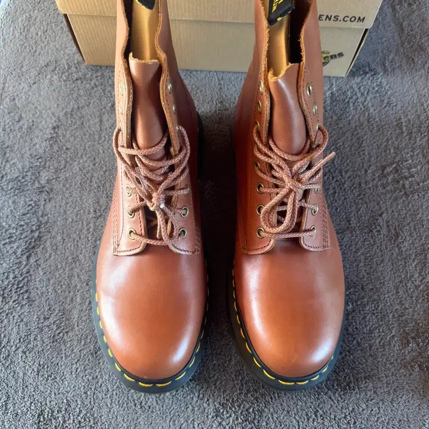 [BUNJANG] Dr. Martens 1460 Saddletan Carrara Leather Boots / [새상품] 닥터마틴 1460 새들턴 카라라 280사이즈