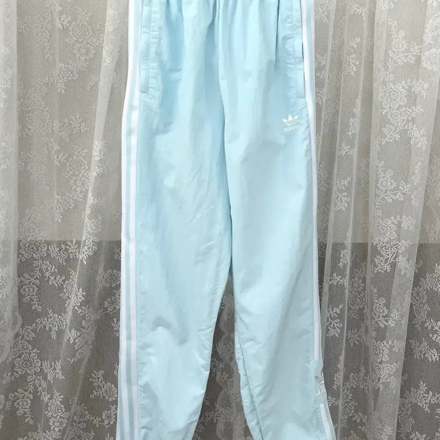 [BUNJANG] Adidas Sky Blue Jogger Pants / 아디다스 조거팬츠 하늘색 스카이블루 트레이닝바지