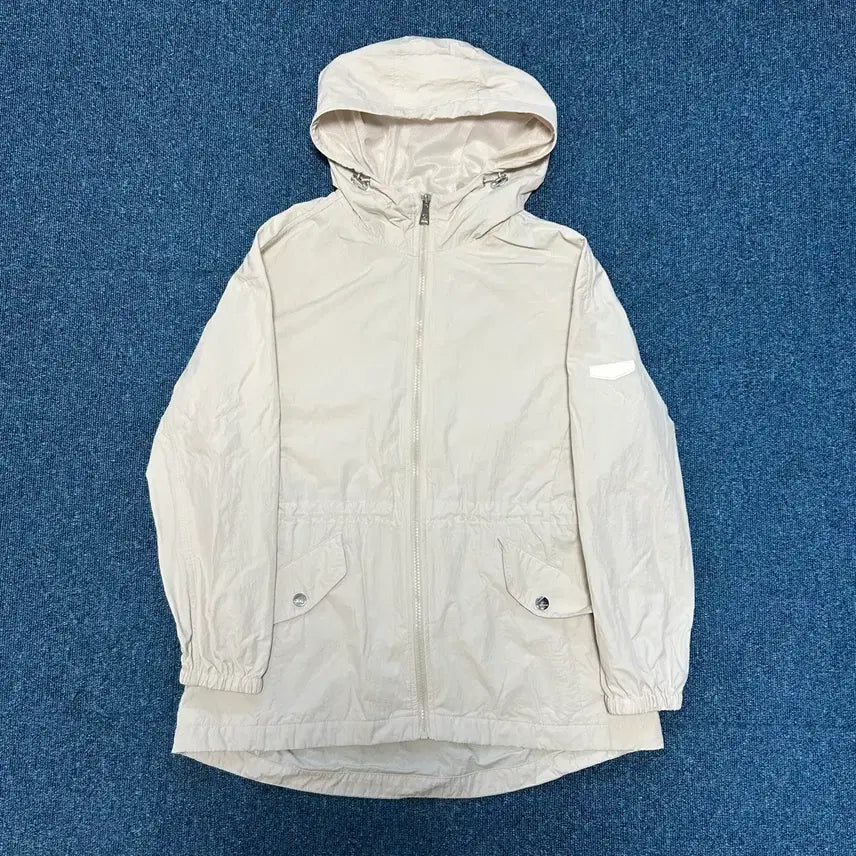 [BUNJANG] Calvin Klein Women's Beige Windbreaker Jacket Size S / 캘빈클라인 바람막이 S