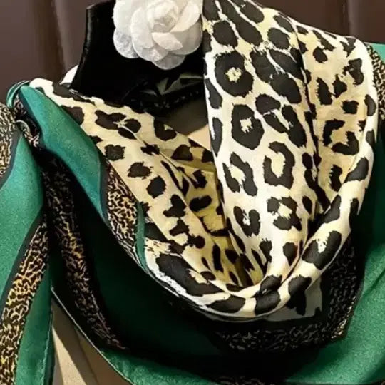 [BUNJANG] Leopard Print Scarf - Green / 스카프
