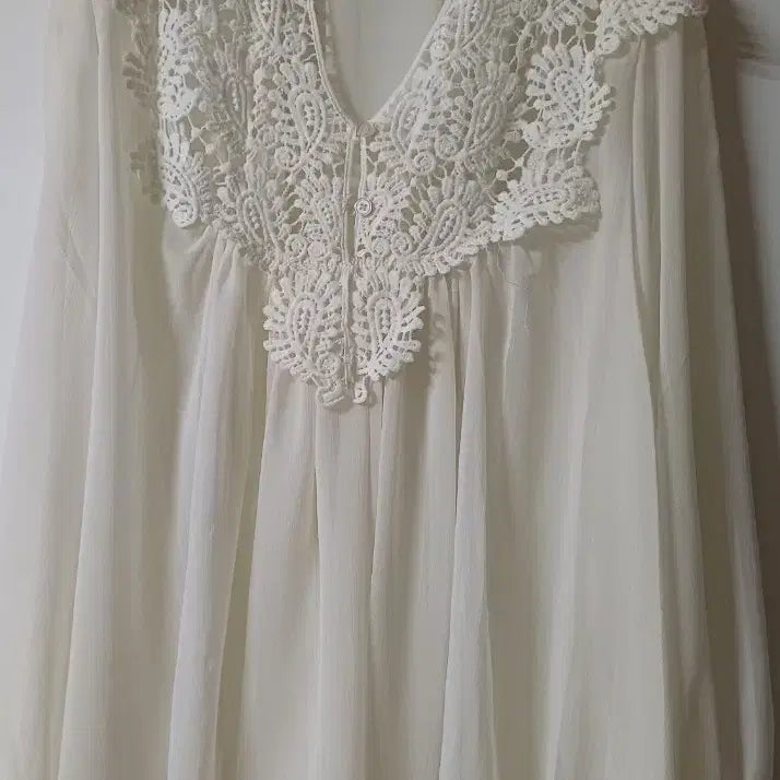 [BUNJANG] Lace See-Through Blouse with Inner Camisole Set (New) / 레이스 시스루 블라우스 (새상품)