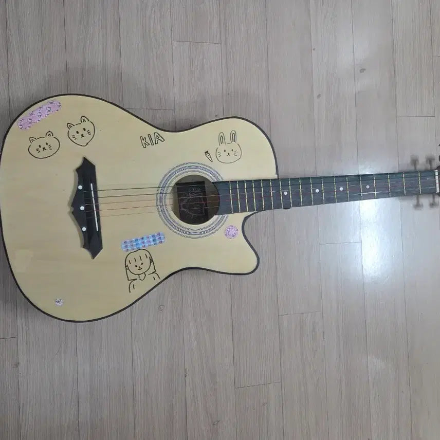 [BUNJANG] JIZHILIN Acoustic Guitar with Cat Sticker / JIZHILIN 통기타 고양이 스티커 포함