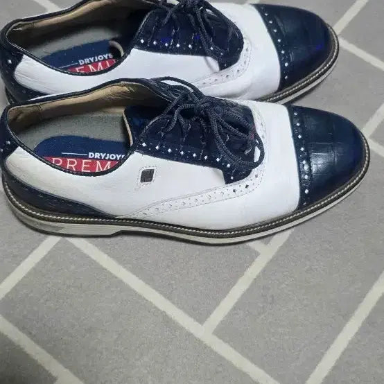 [BUNJANG] DryJoy Premium Golf Shoes Size 250 / 드라이조이 프리미엄 골프화 250