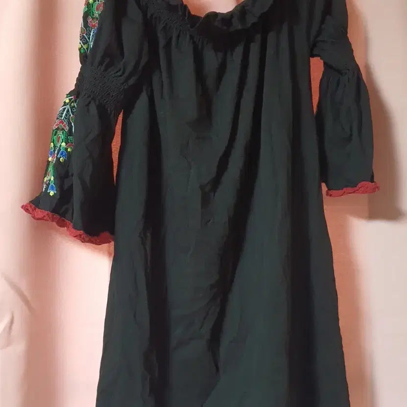 [BUNJANG] ASOS Black Embroidered Dress / 영국 직구)ASOS 블랙 자수 원피스