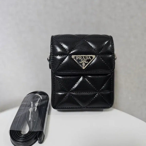 [BUNJANG] Prada Quilted Mini Crossbody Phone Bag / 프라 퀼팅 미니 크로스백 휴대폰가방 z플립