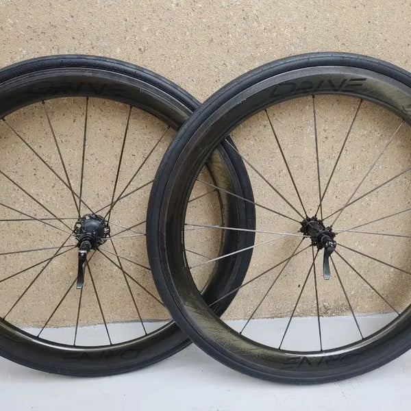 [BUNJANG] Elite DRIVE Carbon Tubeless Ready Clincher Wheelset with Ceramic Bearings and Carbon Brake Pads / 세라믹베어링] 상급 엘리트 드라이브(DRIVE) 카본 튜블리스레디 림브 휠셋+ 카본브레이크패드 팝니다. (65만)