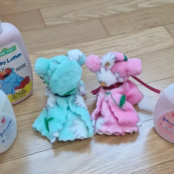 [BUNJANG] Johnson's Baby Lotion & Sesame Street Elmo Baby Lotion & Bear Towel Set / (새상품) 존슨즈 베이비 로션 & 세사미스트리 엘모 베이비 로션 & 곰돌이 수건 세트