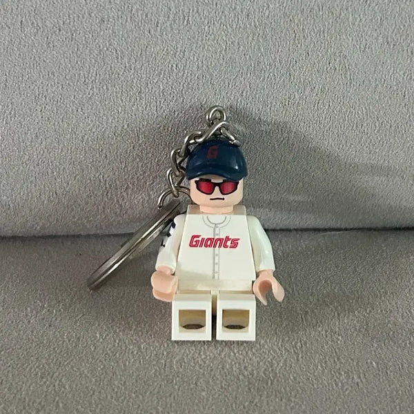[BUNJANG] Lotte Giants Kim Tae-hyung Manager Lego Keyring / 롯데자이언츠 레고키링 김태형 감독