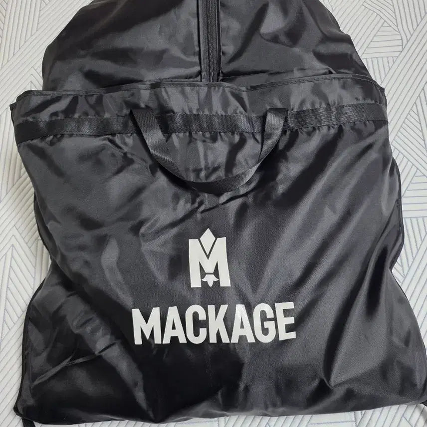 [BUNJANG] Mackage Dixon Black Gold Trim Down Jacket / 맥케이지 딕슨 금장