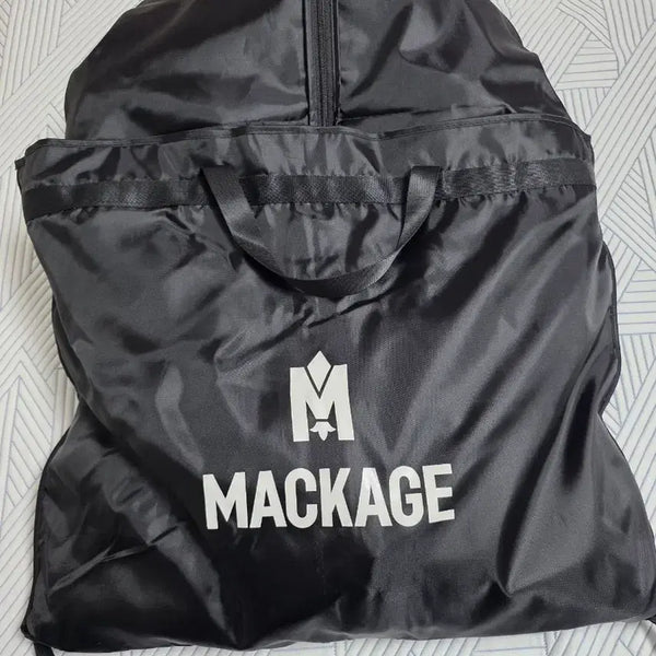 [BUNJANG] Mackage Dixon Black Gold Trim Down Jacket / 맥케이지 딕슨 금장