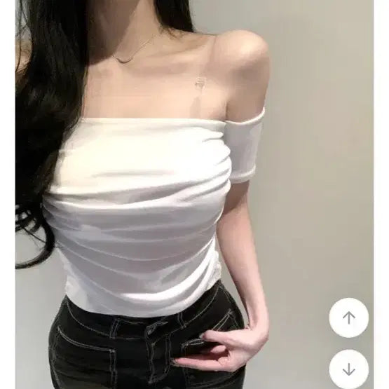 [BUNJANG] Off-Shoulder Short-Sleeved T-Shirt / 에이블리 오프숄더 반팔 티