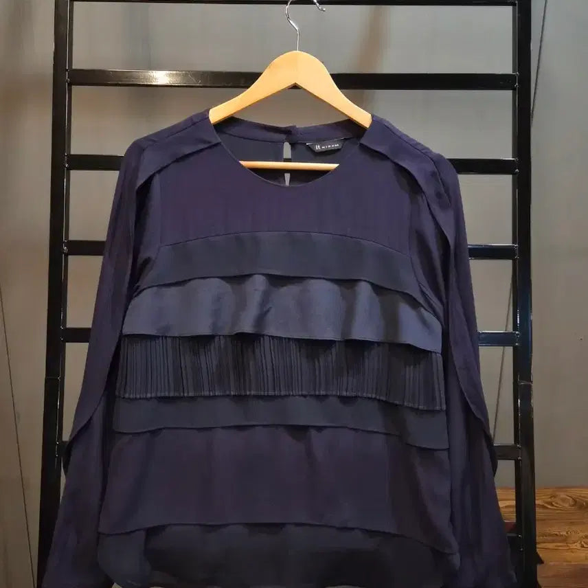 [BUNJANG] it MICHAA Tiered Pleats Ruffle Long Sleeve Blouse Navy / [M] 잇미샤 it MICHAA 티어드 플리츠 러플 긴팔 블라우스 네이비 3.5