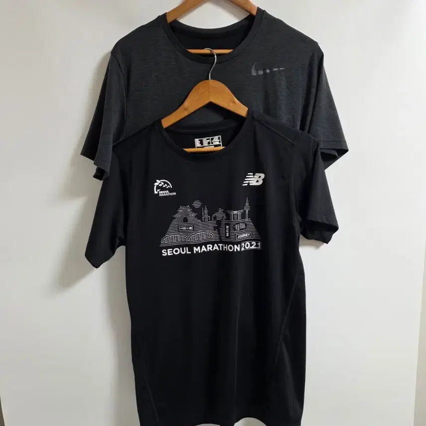 [BUNJANG] Nike & New Balance 2021 Seoul Marathon Running T-Shirts Bundle Set (Size M) / [M/95] 나이키 & 뉴발란스 2021 서울마라톤 기능성 러닝티 2종 일괄 묶음
