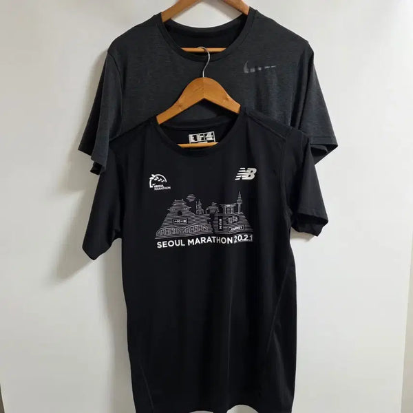 [BUNJANG] Nike & New Balance 2021 Seoul Marathon Running T-Shirts Bundle Set (Size M) / [M/95] 나이키 & 뉴발란스 2021 서울마라톤 기능성 러닝티 2종 일괄 묶음