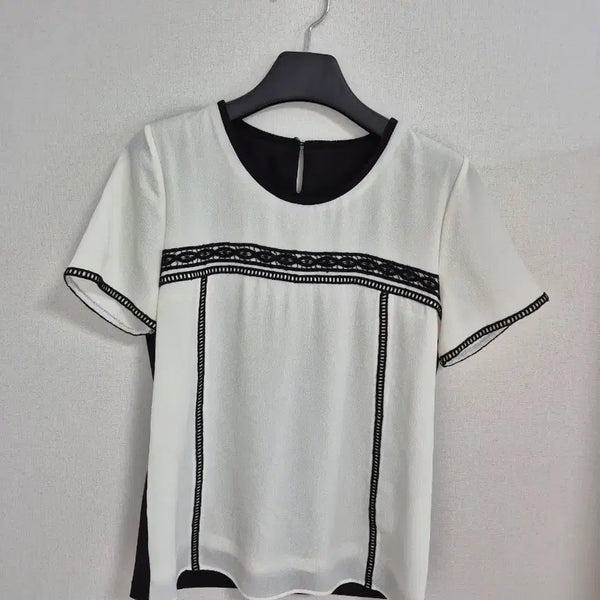 [BUNJANG] Co., Ltd. White Short Sleeve Blouse / 꼼빠니아 반팔 블라우스