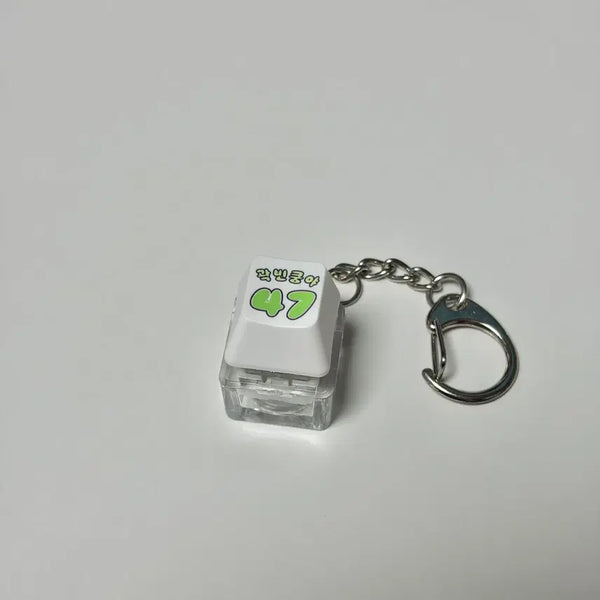[BUNJANG] Doosan Bears Kwak Bin Uniform Keycap Keyring (Kungya) / 두산베어스 곽빈 유니폼 키캡키링 (양파쿵야)