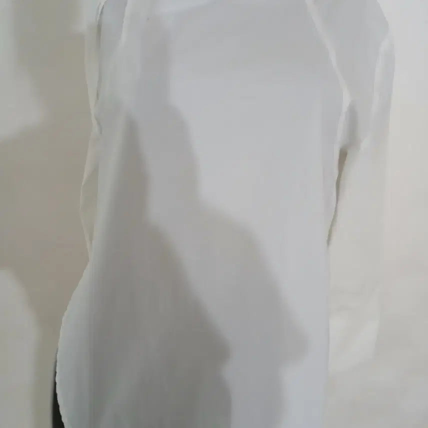 [BUNJANG] Jei Gyeol Fine Hem Detail Blouse / 022 제이청 밑단 포인트 블라우스