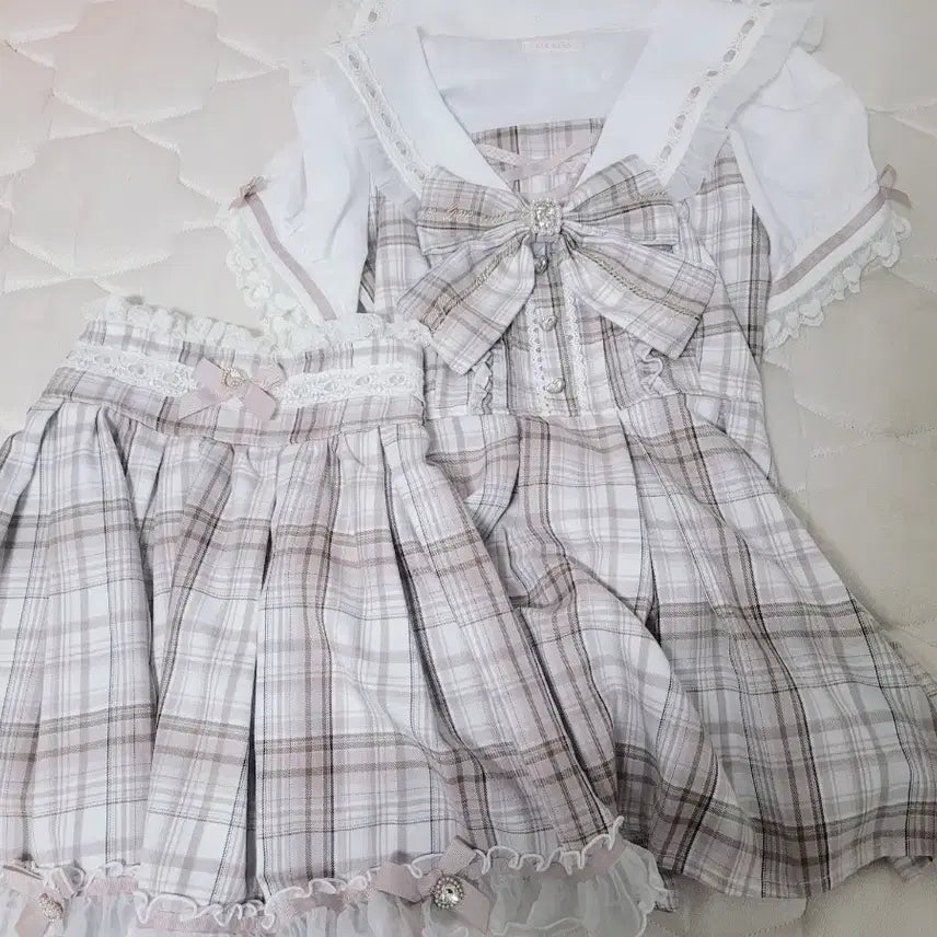 [BUNJANG] Lizlisa White Pink Check Semi-Custom Set Short Sleeve Blouse / 리즈리사 흰핑 체크 양산형 셋업 반팔 팝니다!