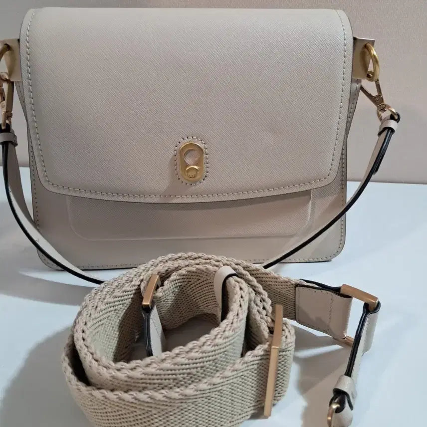 [BUNJANG] Lovecat Women's Bag with Cross Strap / 러브켓여성 크로스스트랩 포함