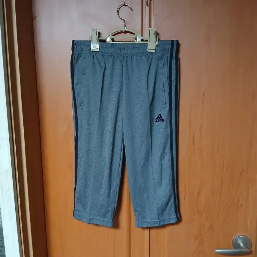 [BUNJANG] Adidas Training 3-Stripes 7-Length Pants Grey / 아디다스 트레이닝 3선 7부 바지 그레이