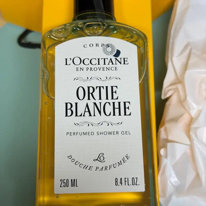 [BUNJANG] L'Occitane Verbena Perfumed Shower Gel 250ml / 록시땅 오르티 블랑쉬 퍼퓸드 샤워젤 250ml 판매합니다.