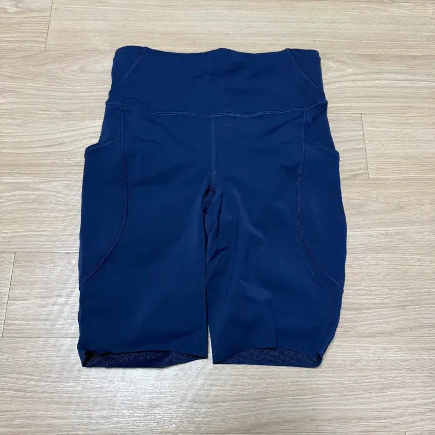 [BUNJANG] Lululemon Fast and Free High-Rise 8-Inch Shorts Size 4 True Navy / 룰루레몬 레깅스 패스트 앤 프리 하이라이즈 쇼츠 8인치 사이즈4 트루 네이비