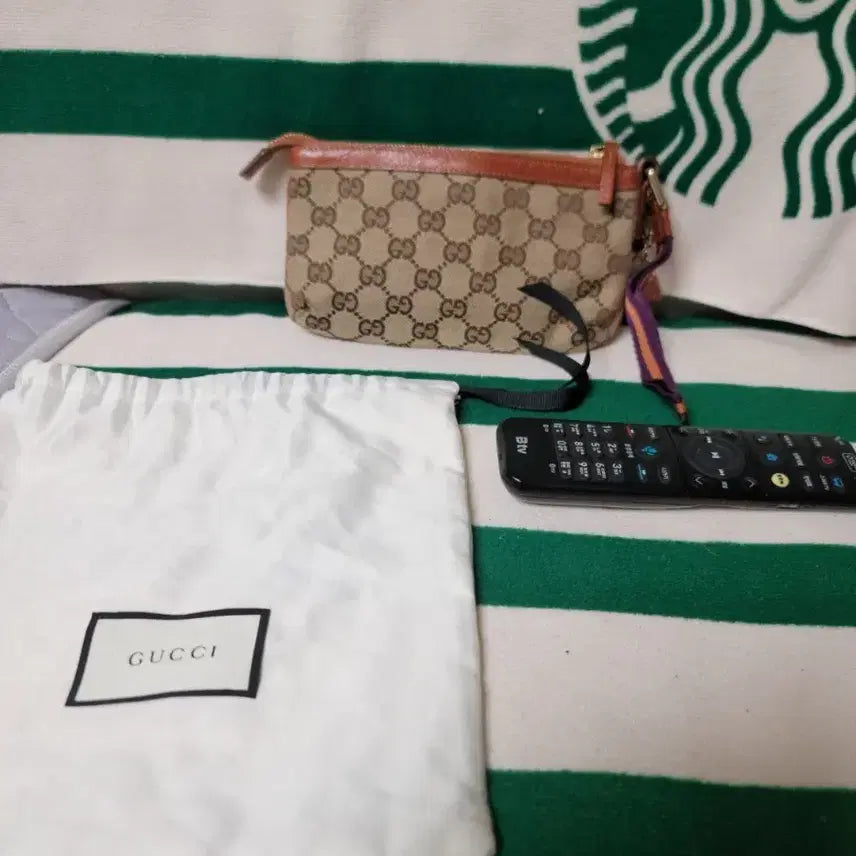 [BUNJANG] Gucci GG Supreme Pouch / 정품)구찌 GG 수프림 파우치