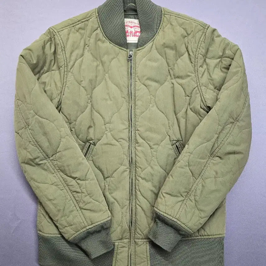 [BUNJANG] Levi's Quilted Bomber Jacket Olive / 리바이스 퀼팅 항공 점퍼 올리브