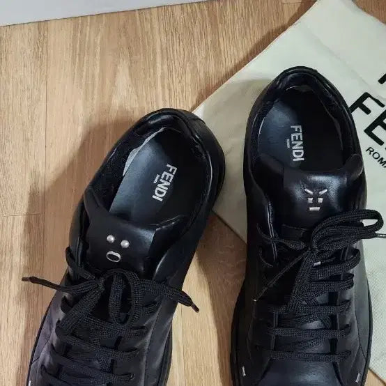 [BUNJANG] Fendi Black Leather Sneakers / (7/260)펜디신발 펜디운동화 펜디스니커즈