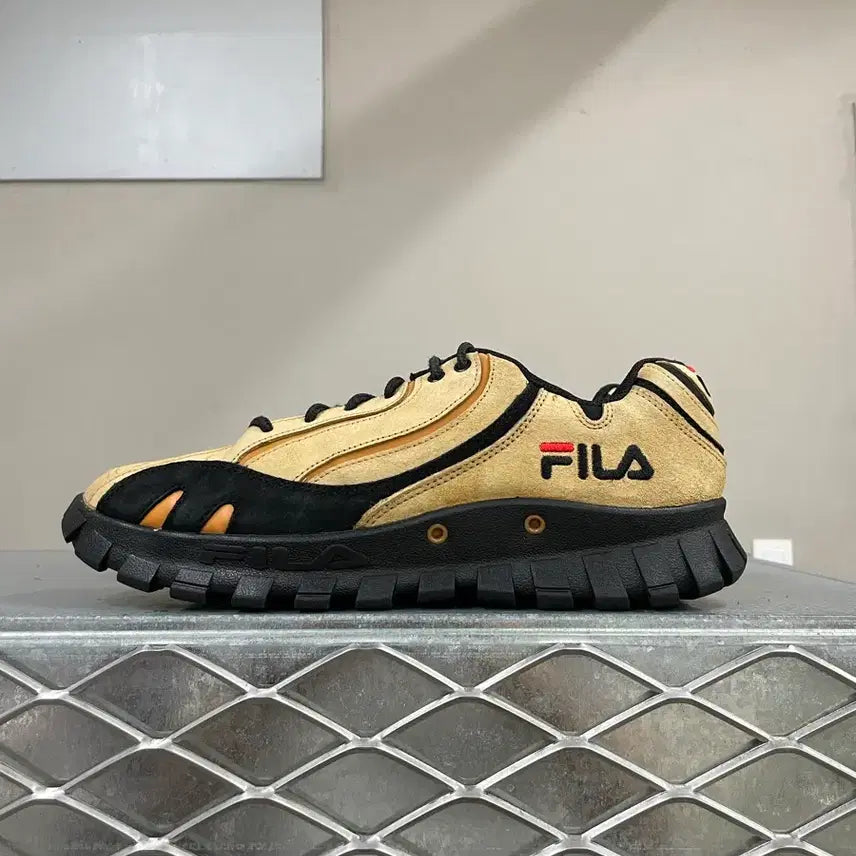 [BUNJANG] Fila Vertical Lamp 99 Sneakers / 휠라 버티컬 램프 99 280