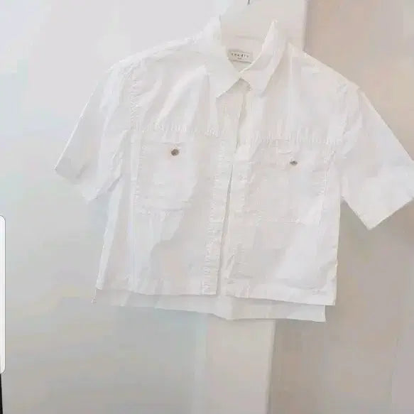 [BUNJANG] Sandro Two-Pocket Cropped Short-Sleeve Shirt Size 2 / 산드로 투포켓크롭 반팔남방 2사이즈 택채새옷보관만한 택채새옷입니다얇은남방이라다잠그고입거나 나시입고 단추열고입기좋아요