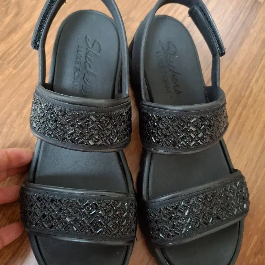 [BUNJANG] Skechers Black Cubic Sandals Size 8 (245-250mm) / 스케쳐스 블랙 큐빅 샌들 8  245~250