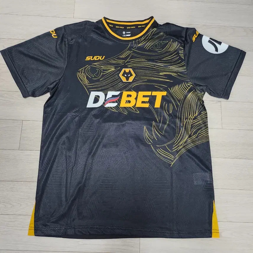 [BUNJANG] SUDU Wolverhampton Hwang Hee-chan Football Jersey XL / SUDU 울버햄튼 황희찬 유니폼