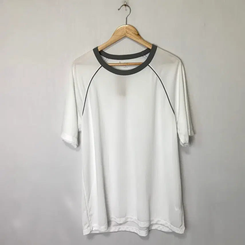 [BUNJANG] Uniqlo Japan Functional Half-Sleeve T-Shirt XL White Men's Training Tee / 유니클로 재팬 기능성 반팔티 XL 화이트 남성 트레이닝 티셔츠